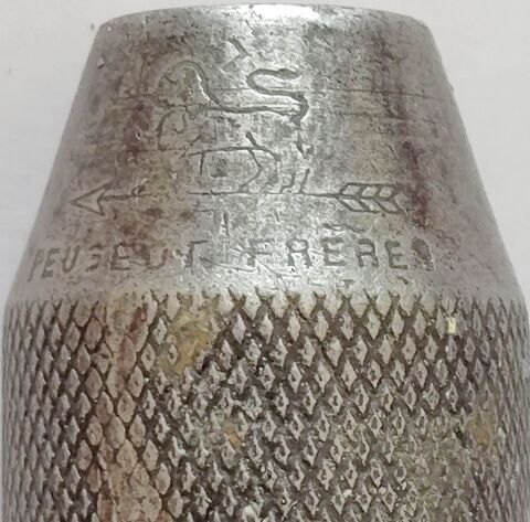 Ancienne chignole � main  Peugeot Fr�res  37 Pontoise (95)