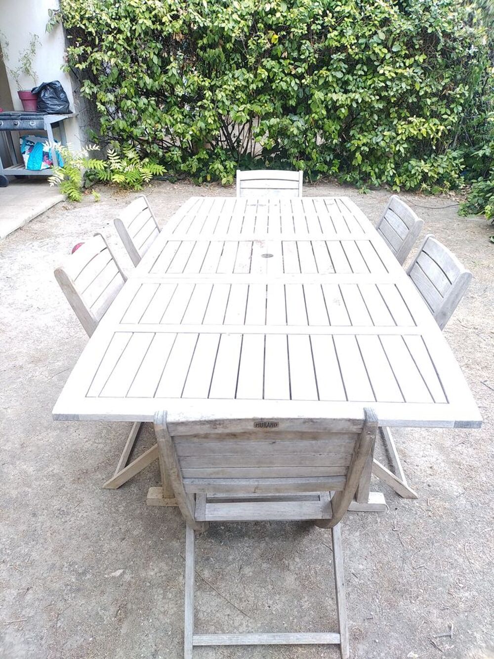 table de jardin + - chaises Meubles