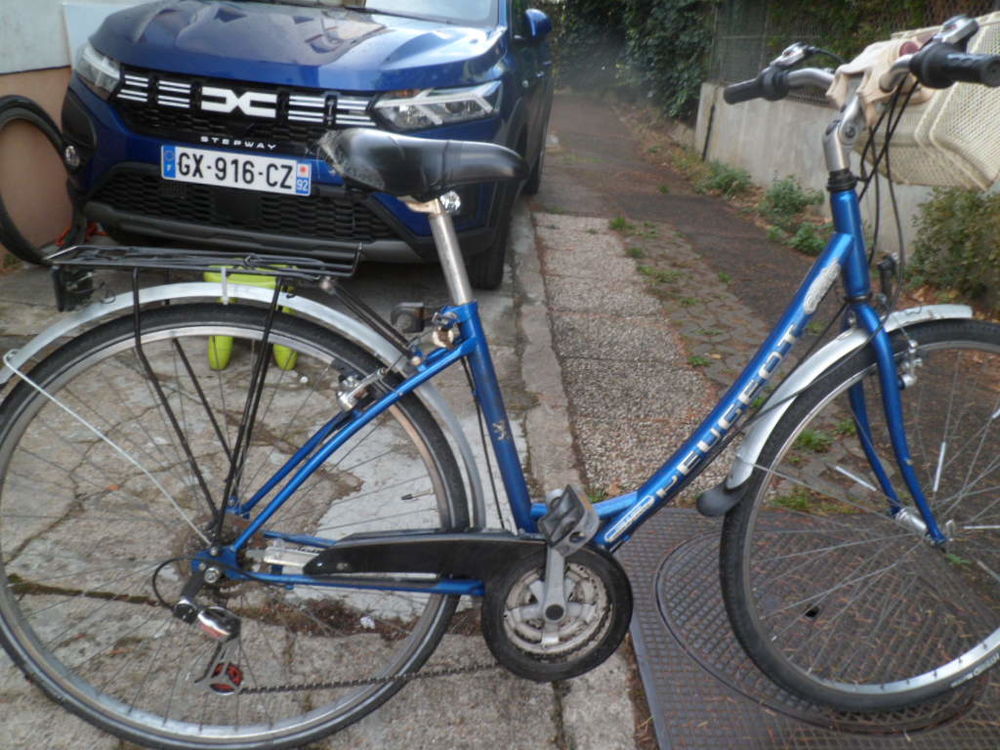 VELO FEMME 28 POUCES Vélos