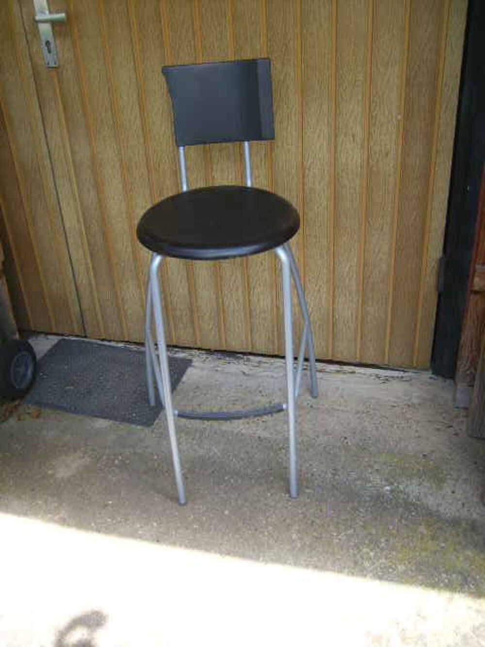 Tabouret de bar en m&eacute;tal et plastique Meubles
