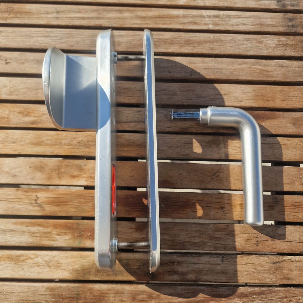 Poign&eacute;e de porte blind&eacute;e Bricard Bricolage