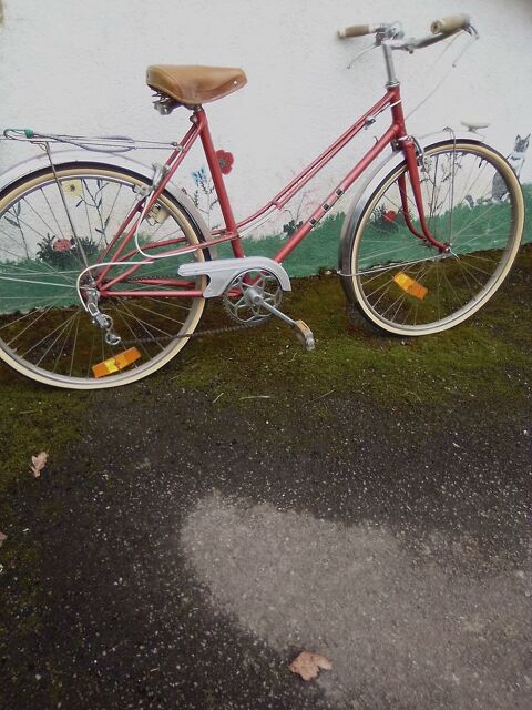 vélo rouge 0 Saint-Mars-du-Désert (53)