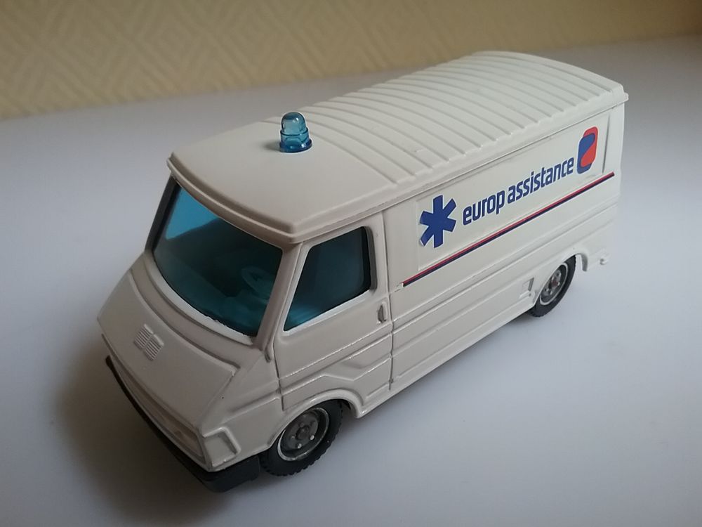 Solido Citro&euml;n C35 ambulance Europ assistance GTi75 Jeux / jouets