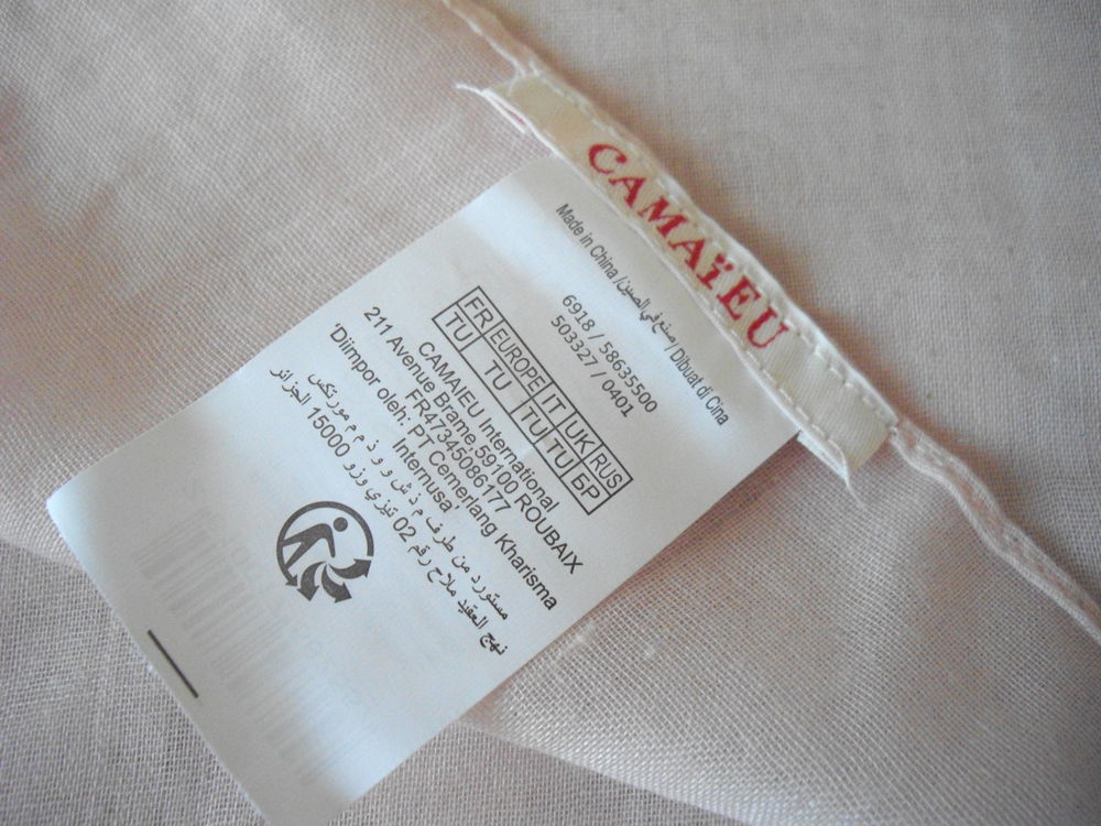 &Eacute;charpe neuve CAMA&Icirc;EU Vêtements