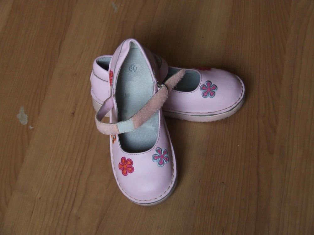 Chaussures ouvertes roses &agrave; scratch, Pointure 30, TBE Chaussures enfants