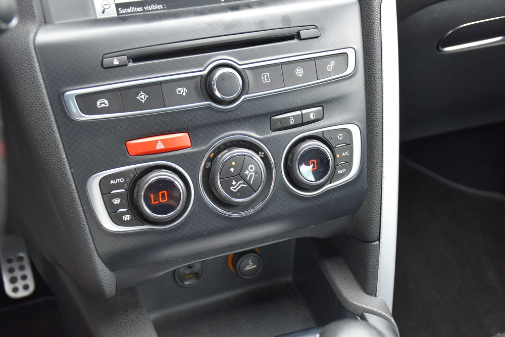 DS4 BlueHDi 150 S&S BVM6 Sport Chic 2015 occasion 56300 Pontivy