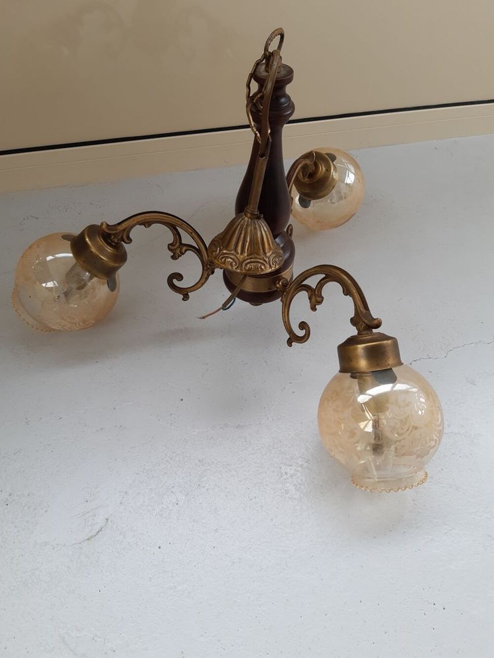 Lustre Bois et Laiton. Décoration