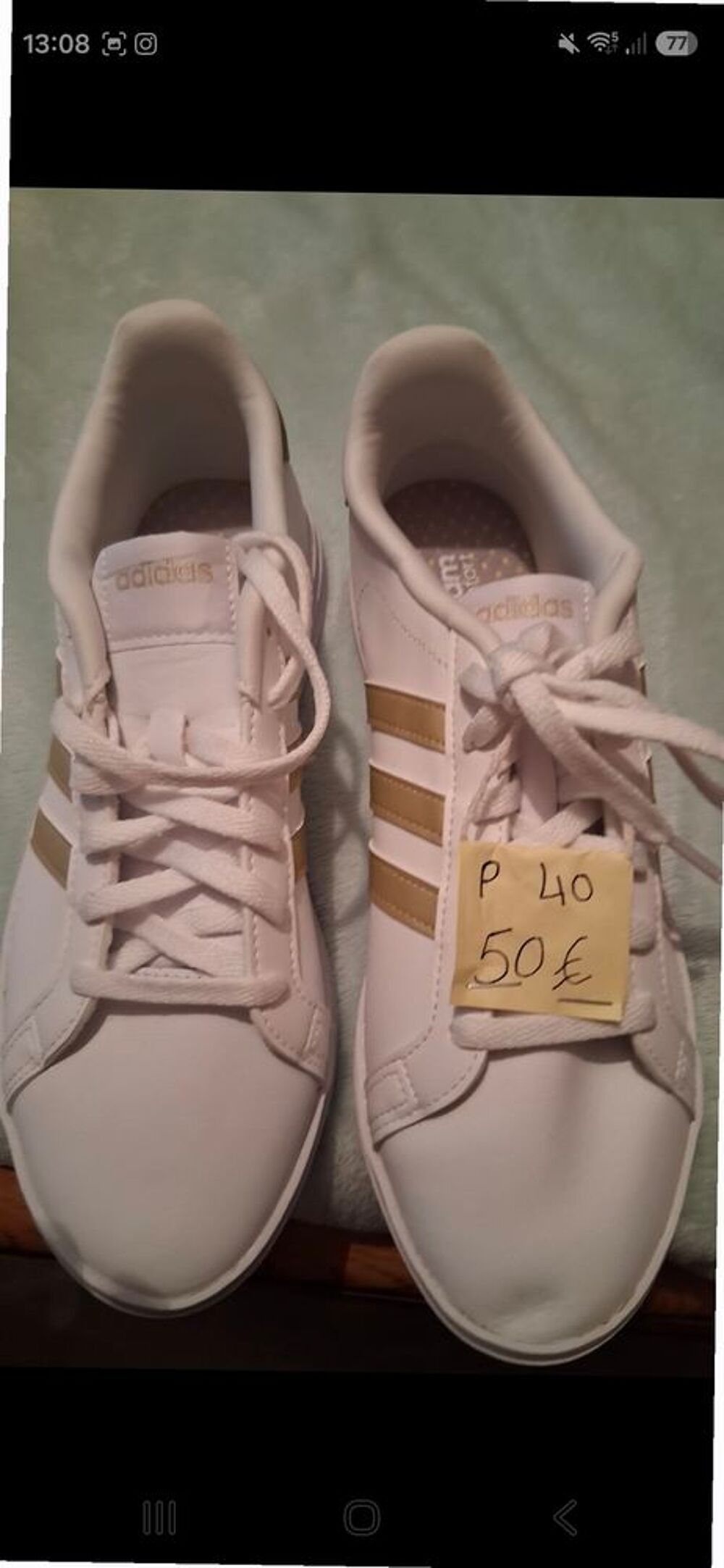 Basquet adidas 
Pointure 40 
Toute neuve 
Prix 45 euro Vêtements
