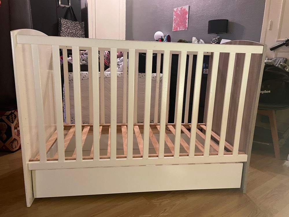 Lit b&eacute;b&eacute; Mickey 60 x 120 cm avec tiroir marque Sauthon Mobilier enfants