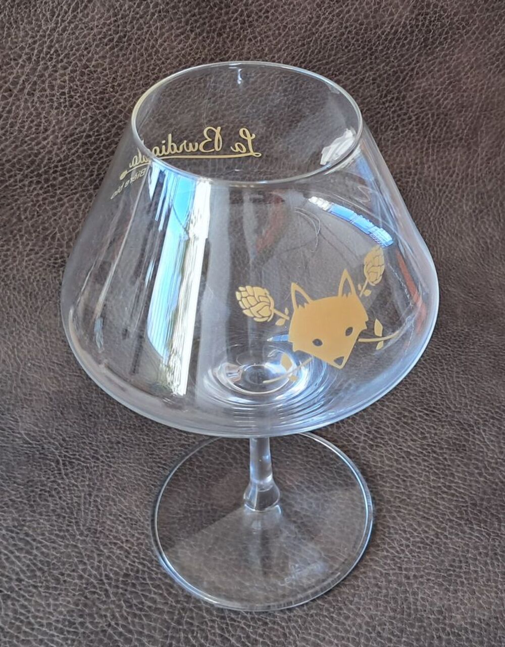 verre &agrave; pied en cristal bi&egrave;re bio la Burdigala 