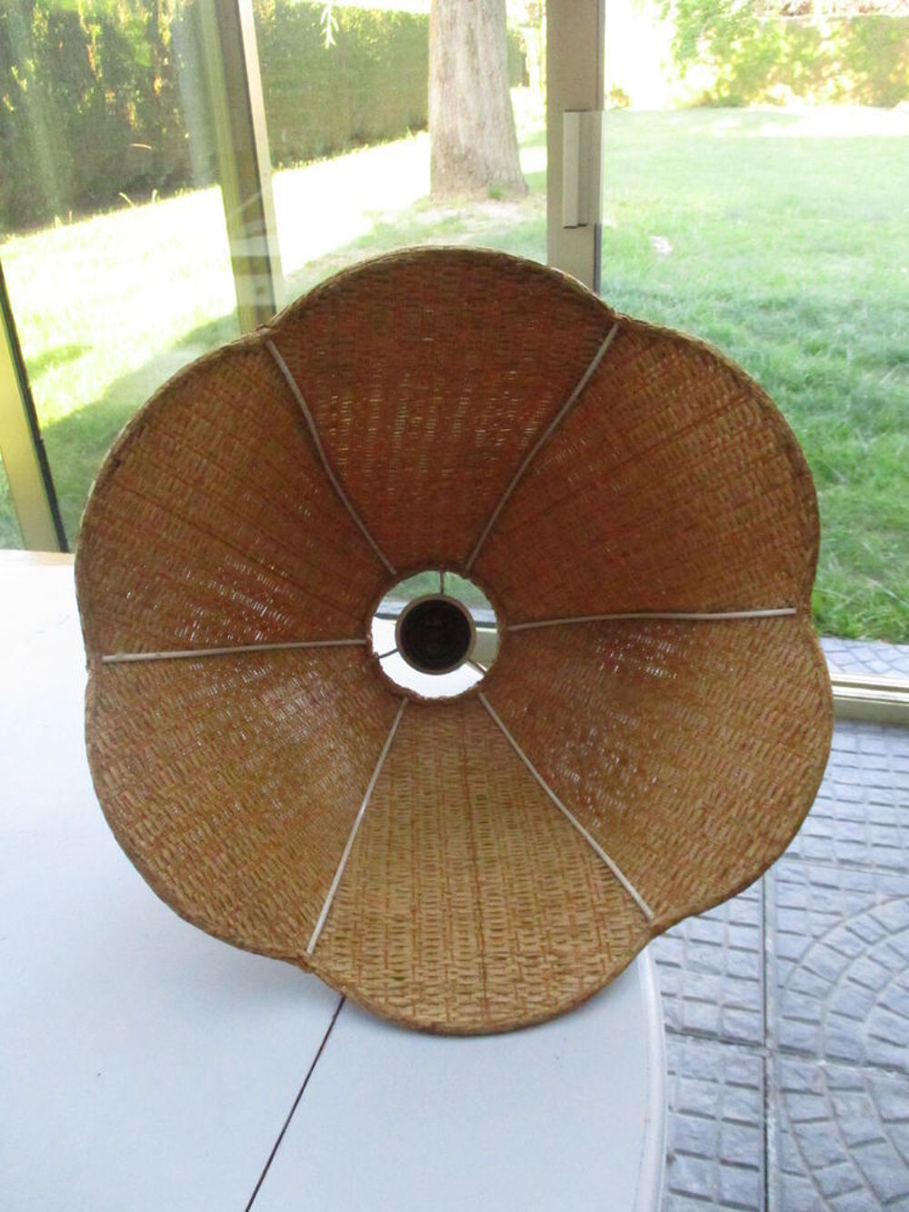 Petit panier en osier neuf et autres articles Décoration
