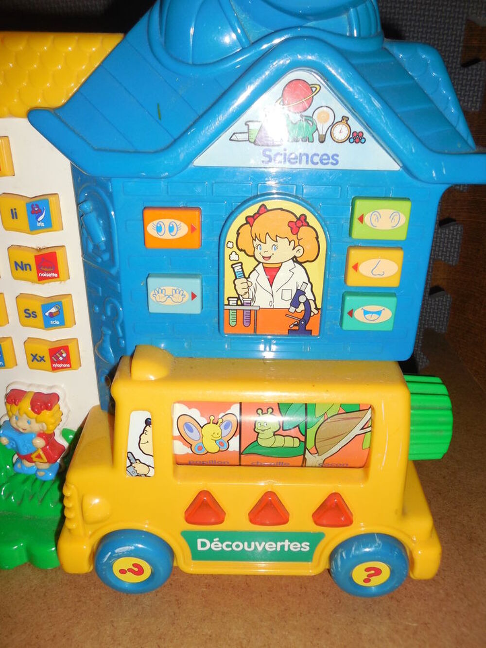 grand tableau de jeux : l'&eacute;cole des d&eacute;couvertes Jeux / jouets