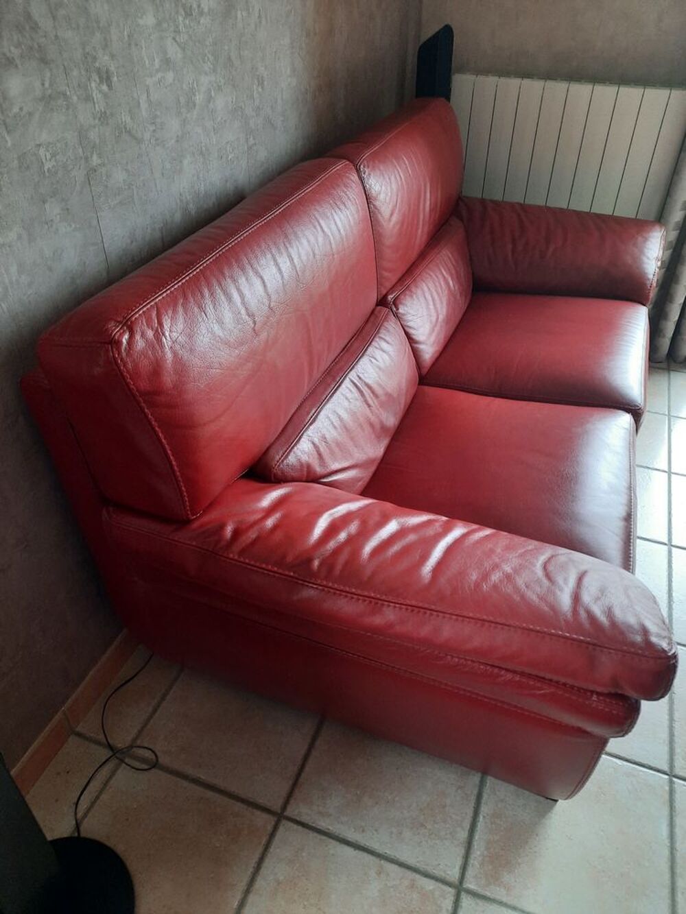2 Canap&eacute;s cuir rouge (ensemble ou s&eacute;par&eacute;s) Meubles