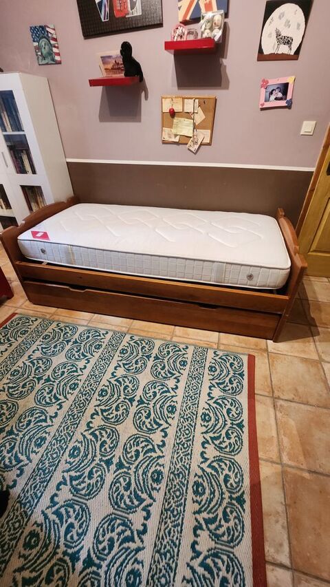Lit en bois massif avec tiroir at matelas compris Caromb (84)