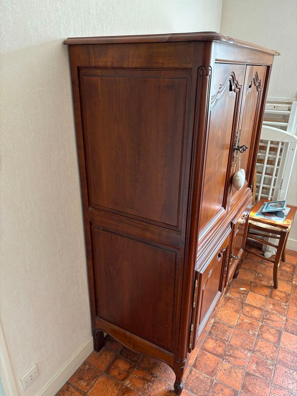 Petite bonneti&egrave;re Louis XV ? 2 niveaux de portes ? Bois vern Meubles