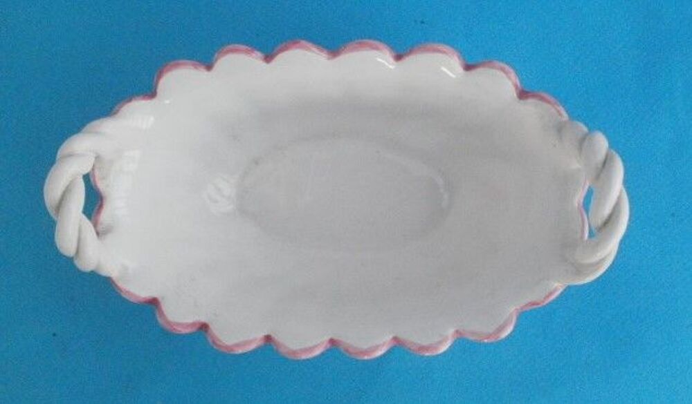 Petite corbeille ancienne en porcelaine blanc et rose Décoration