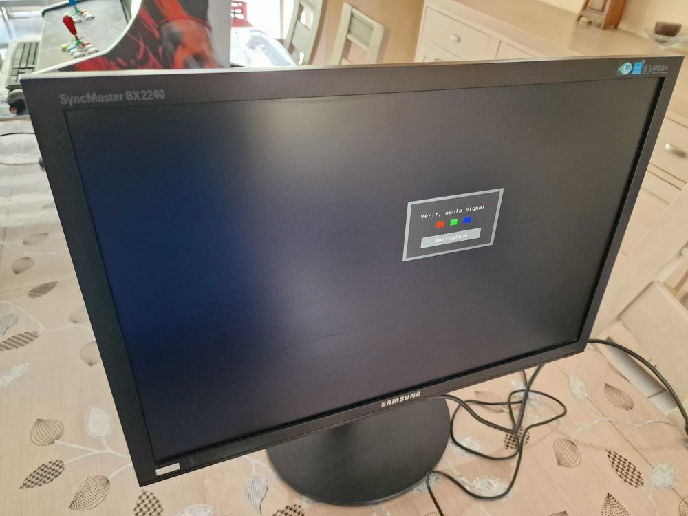 console borne arcade pandora box 6 complet avec &eacute;cran 24&quot; Consoles et jeux vidos
