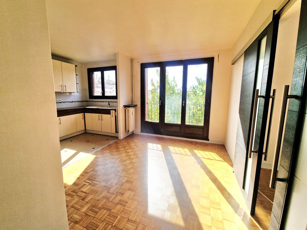 Vente Appartement Bondy Centre – Grand 2 pièces rénové avec ascenseur, 2 balcons Bondy