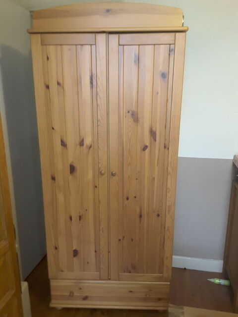 chambre bb toys R US 180 L'Ha-les-Roses (94)