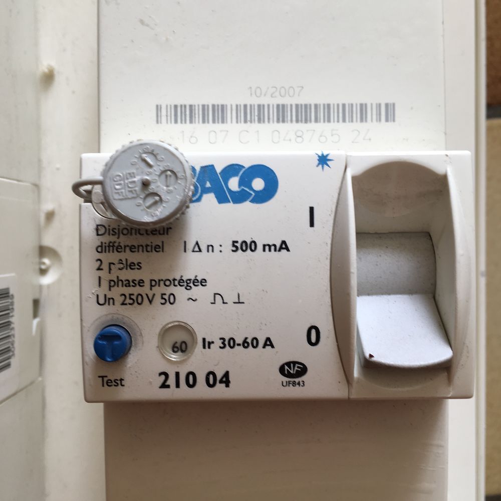 tableau &eacute;lectrique compteur et disjoncteur Bricolage