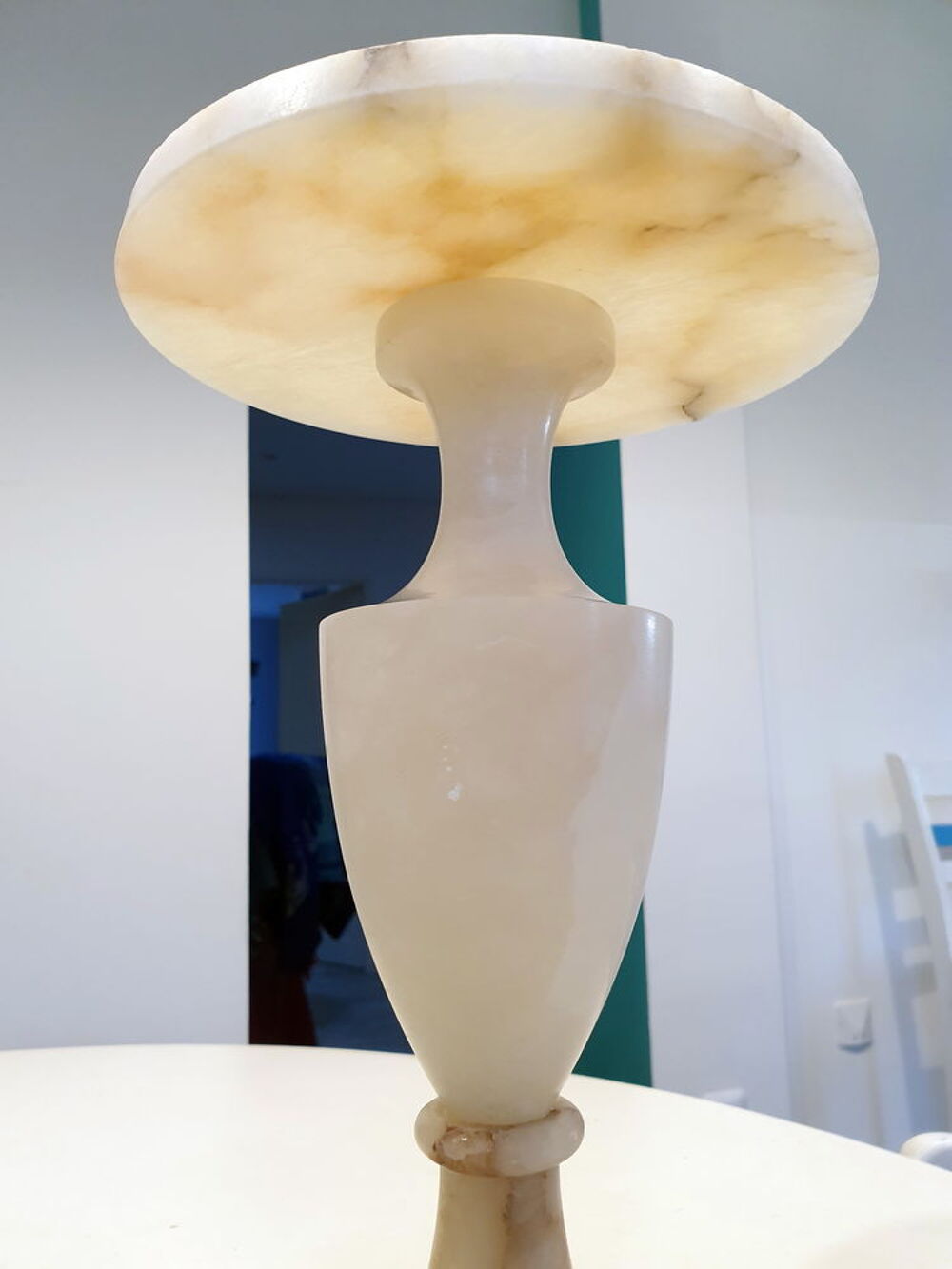 Lampe de chevet enti&egrave;rement en Alb&acirc;tre, marbre ou onix D�coration