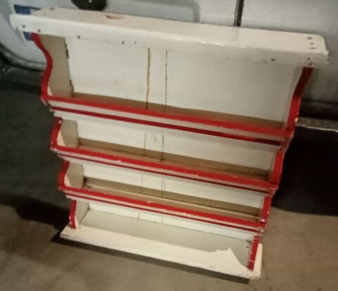 Etag�re � vaisselles assiettes 30 Loire-sur-Rh�ne (69)