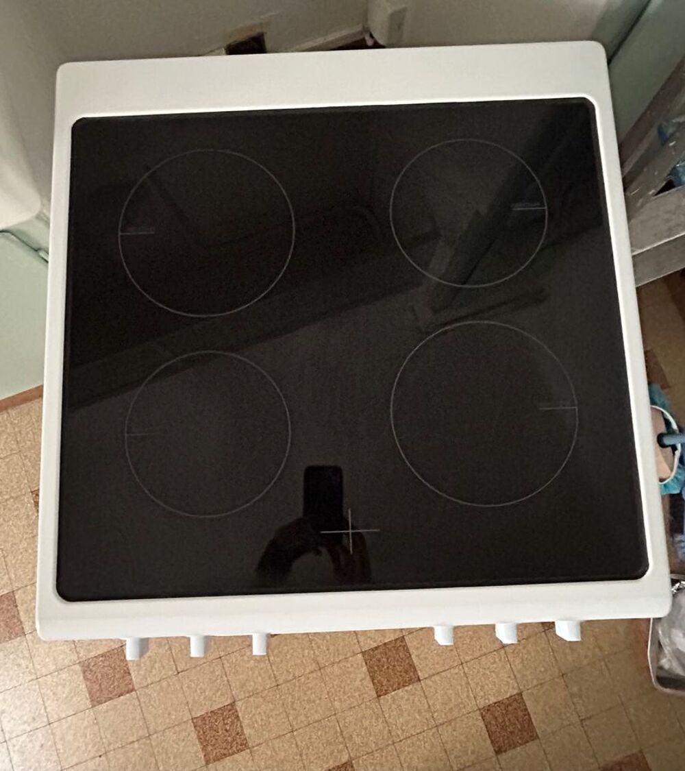 Cuisini&egrave;re Proline four int&eacute;gr&eacute; Electroménager