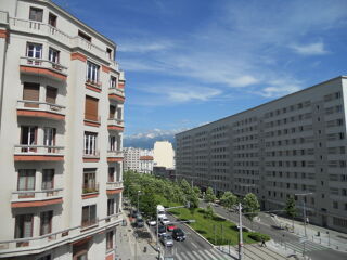  Appartement à louer 3 pièces 80 m²