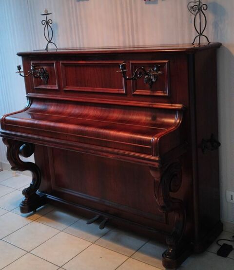Piano  tr�s beau dans un Salon Sainte-Maure-de-Touraine (37)