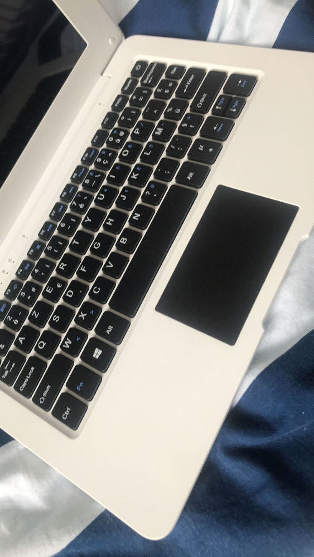 Netbook blanc Téléphones et tablettes