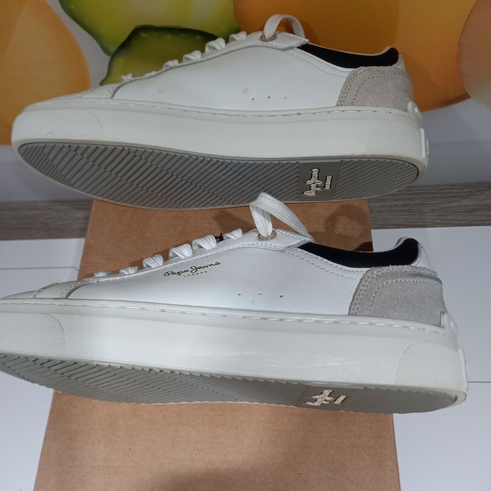 Baskets basses femme? blanc Pepe Jeans pointure 38 neuves
CA Chaussures