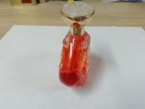   Parfum pour femme  LALIQUE  PARIS 