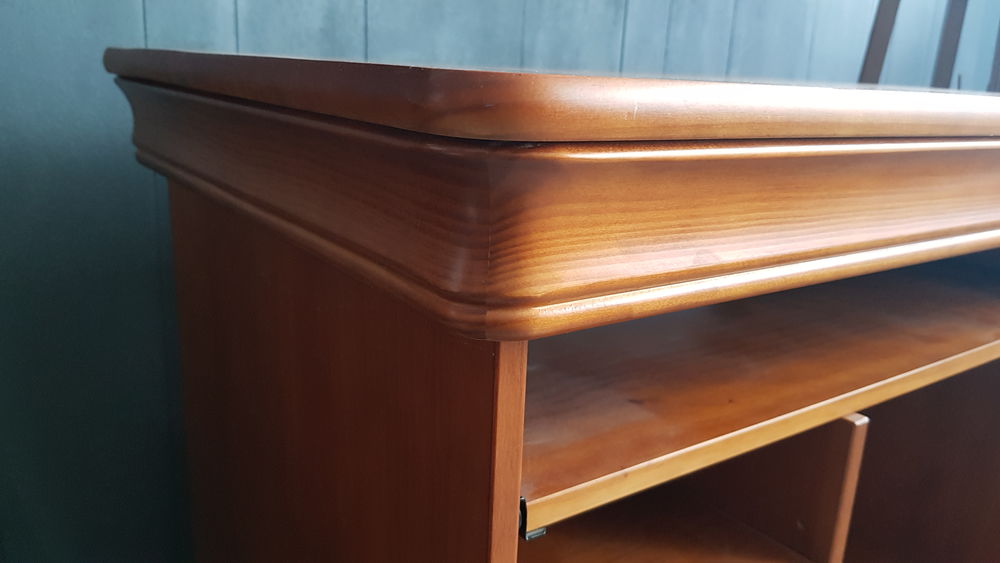 Meuble en bois merisier &agrave; TV ou musique style Louis Philippe Meubles