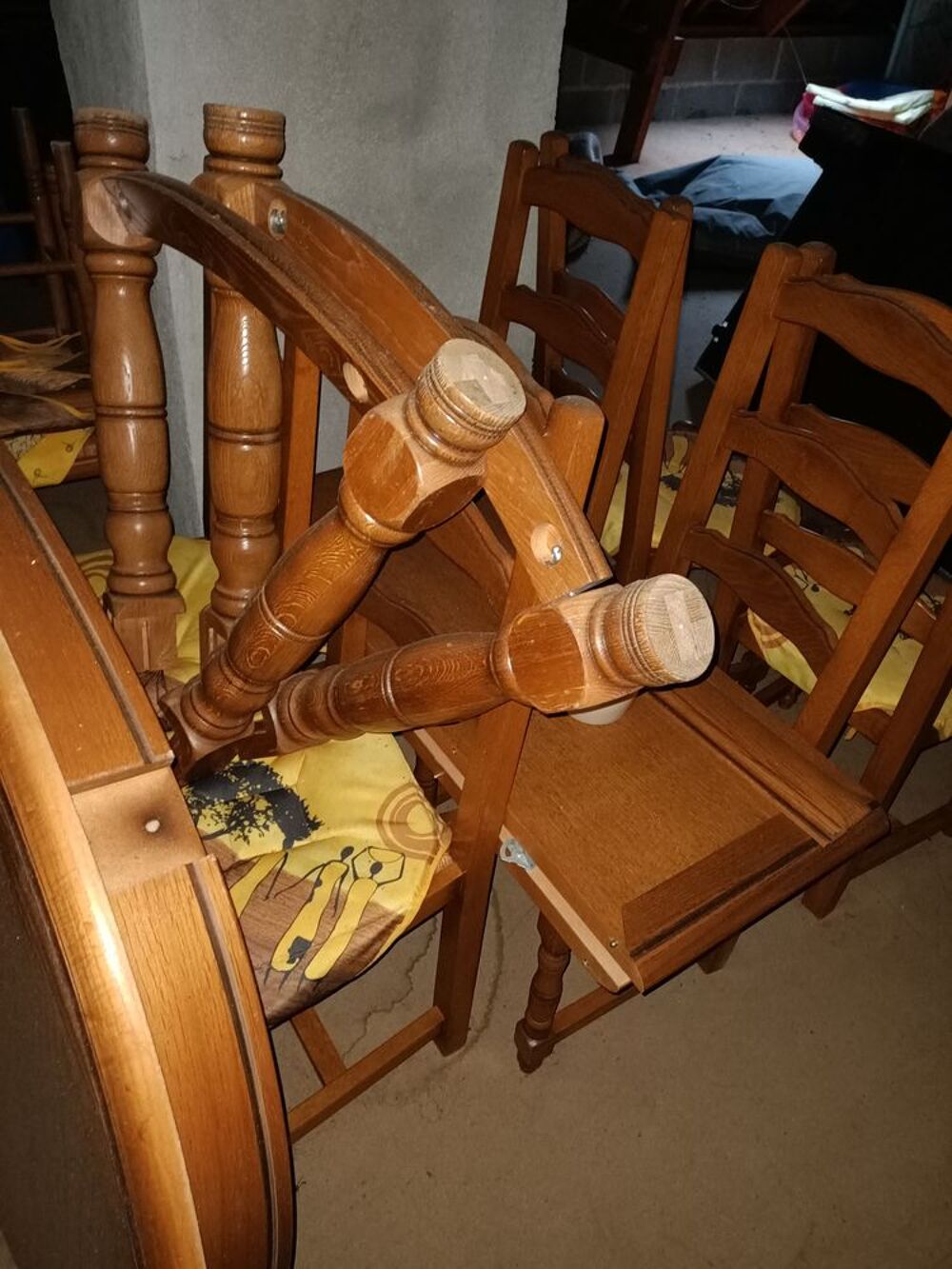 Table et chaises de salle &agrave; manger Meubles