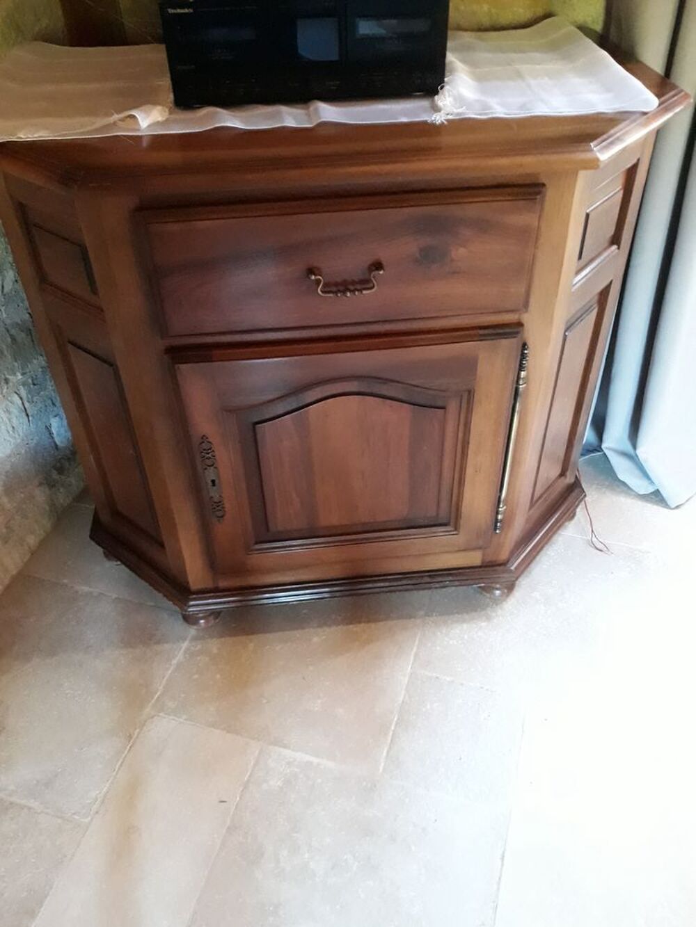 Meuble t&eacute;l&eacute; et fauteuils Meubles