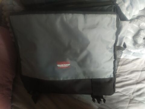 CARTABLE A ROULETTES POUR COLLEGE OU PRIMAIRE  13 euros Bondy (93)