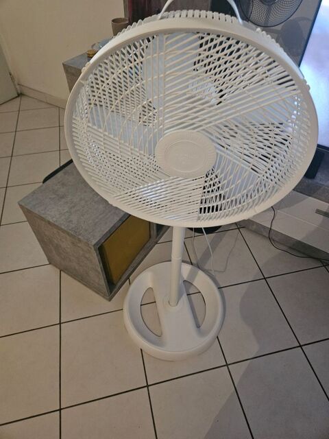 Ventilateur Klindo - 3 vitesses sur pieds 35 Nmes (30)