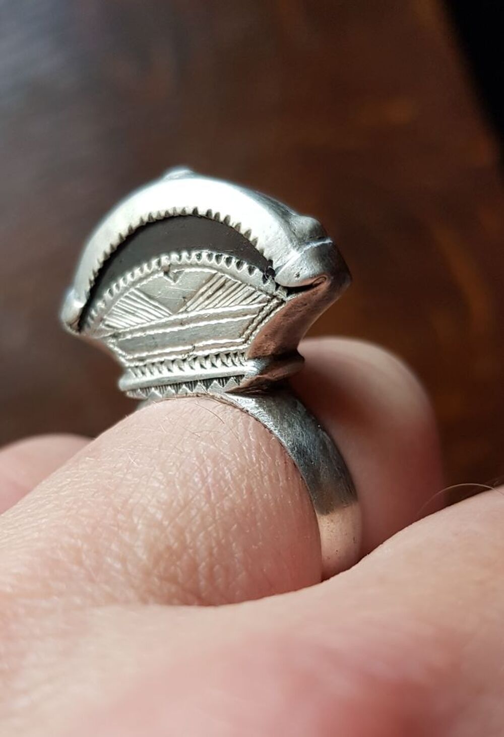 Superbe anneau en argent massif, pierre onyx noir, mixte Bijoux et montres