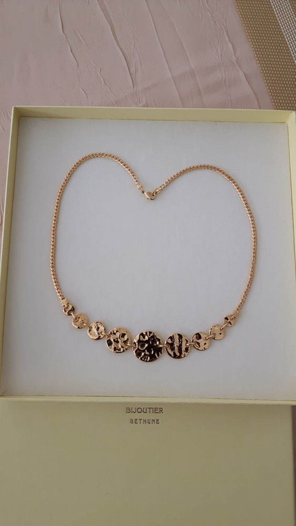 Collier Bijoux et montres