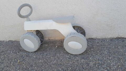 draisienne 4 roues blanche 6 Marignane (13)