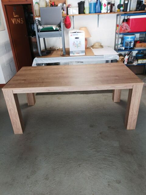 Table salle � manger 230 Rou-Marson (49)