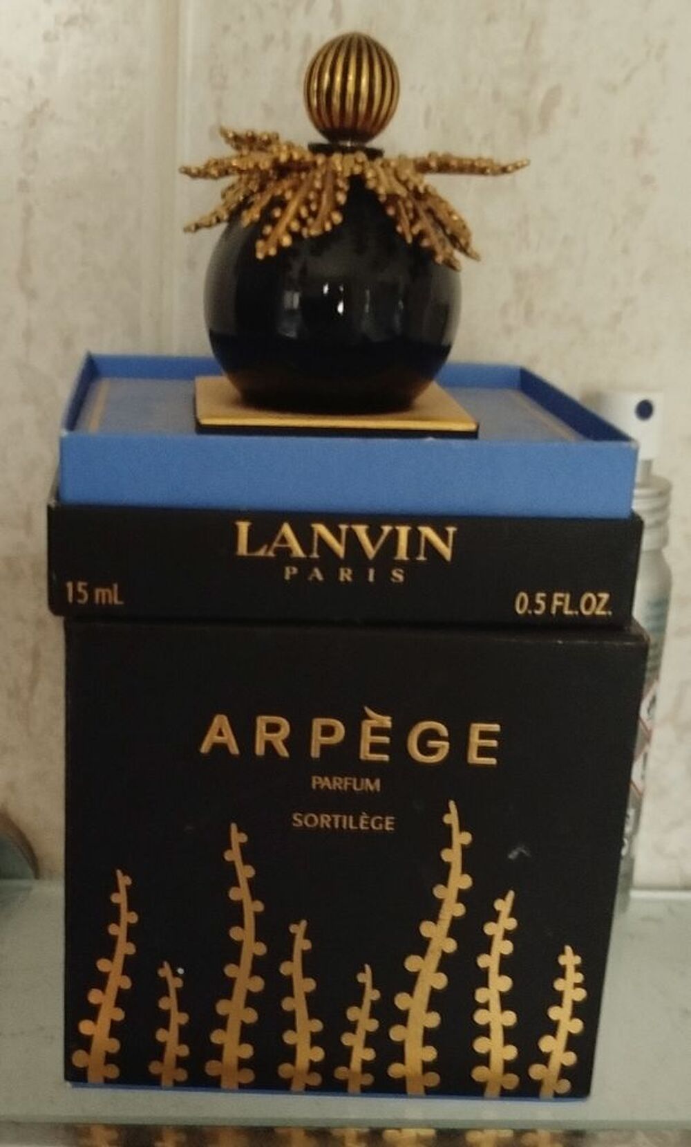&Eacute;ditions limit&eacute;es flacons parfums LANVIN et PALOMA PICASSO 