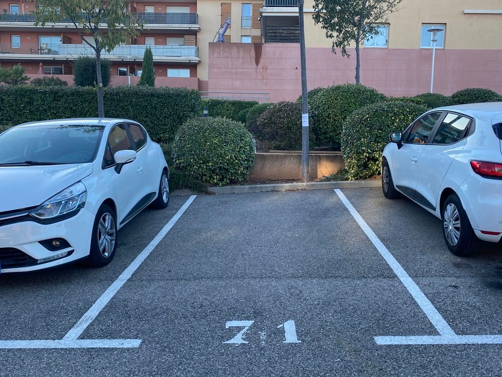 Location Parking/Garage Place de parking extérieure Aix-en-provence