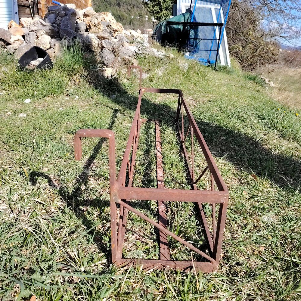 1 mettre de jardini&egrave;re en Fer Forg&eacute; Jardin