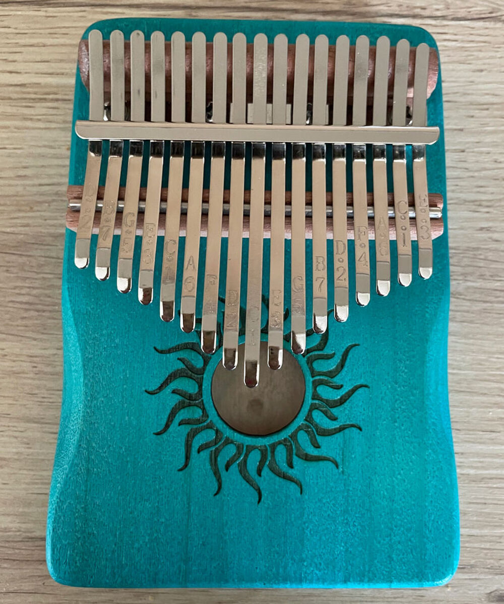 Kalimba en bois d'&eacute;rable NEUF dans emballage d'origine Instruments de musique