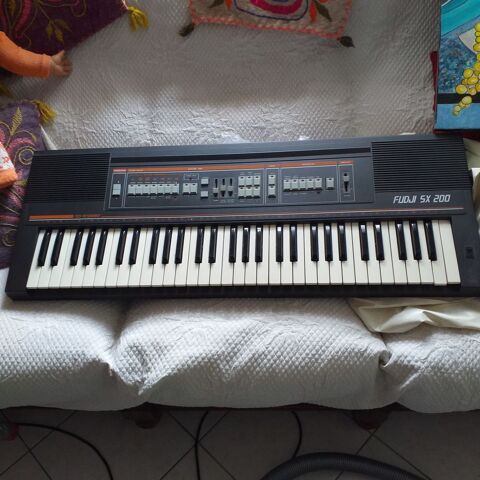Synth�tiseur �lectronique fudji 5 X 200 180 Peypin (13)