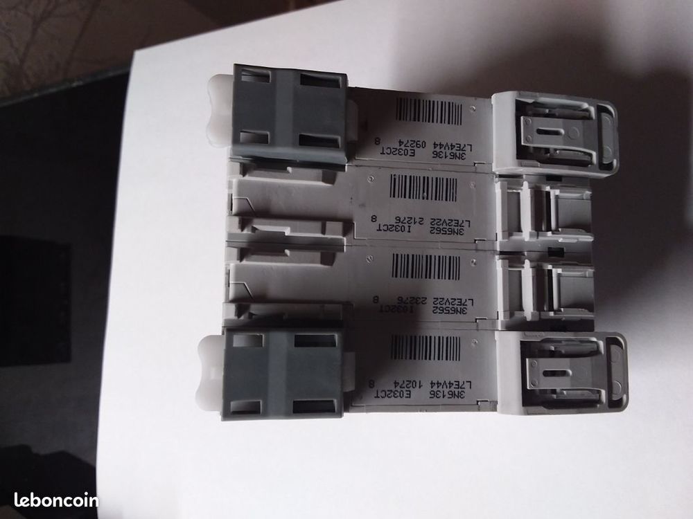 Hager - Disjoncteur 4P 6-10kA courbe C - 32A R&eacute;f : NFN432 Bricolage