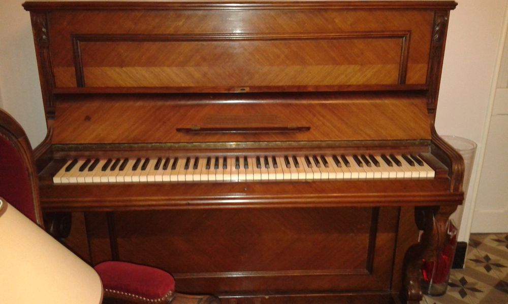 Piano Kriegelstein &amp; Cie 1er prix &agrave; l'exposition universelle Instruments de musique
