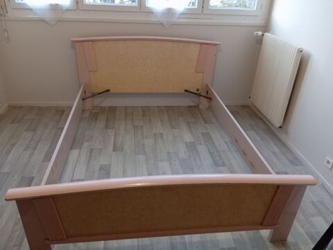 Lit double et sommier 140 par 190 Lu�on (85)