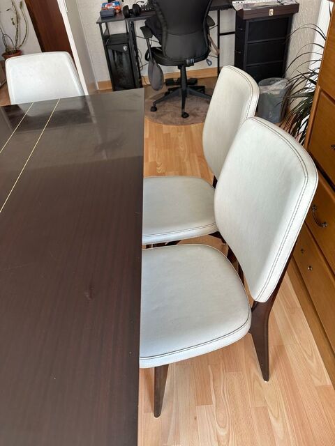 Table extensible avec 6 chaises 60 Valserhne (01)